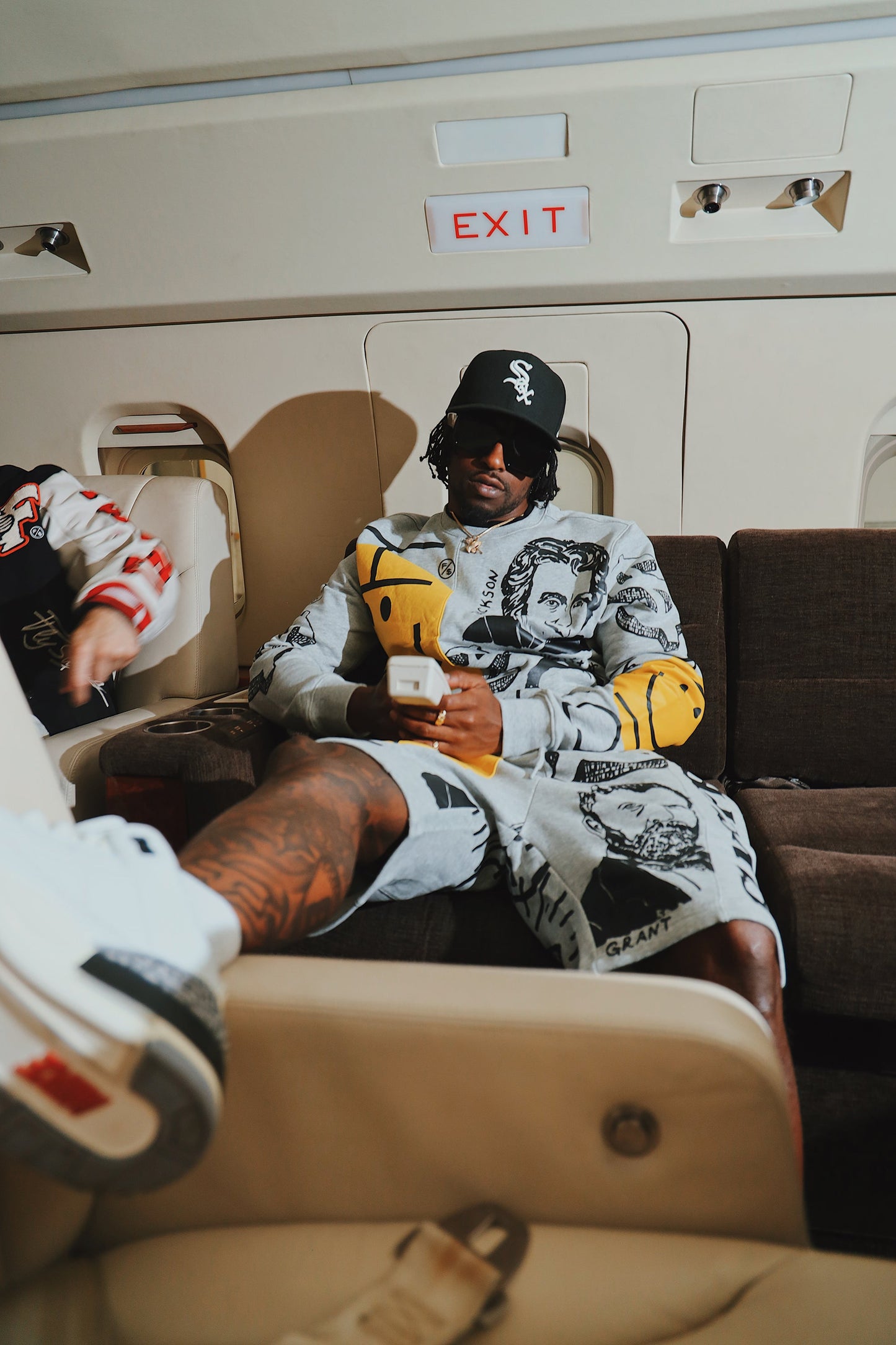 Rich Crewneck Sweater (Heather Grey)